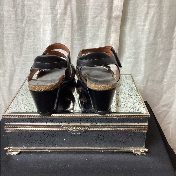 Taos Wizard Wedge Black Leather Sandals; Size 10-10.5 - Picture 5 of 8
